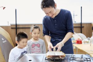 【屋上庭園の楽しみ方】親子で気軽に屋上アウトドア体験